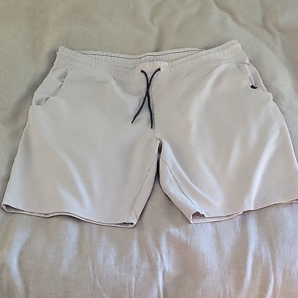 Men's Off White Rip Curl Shorts
